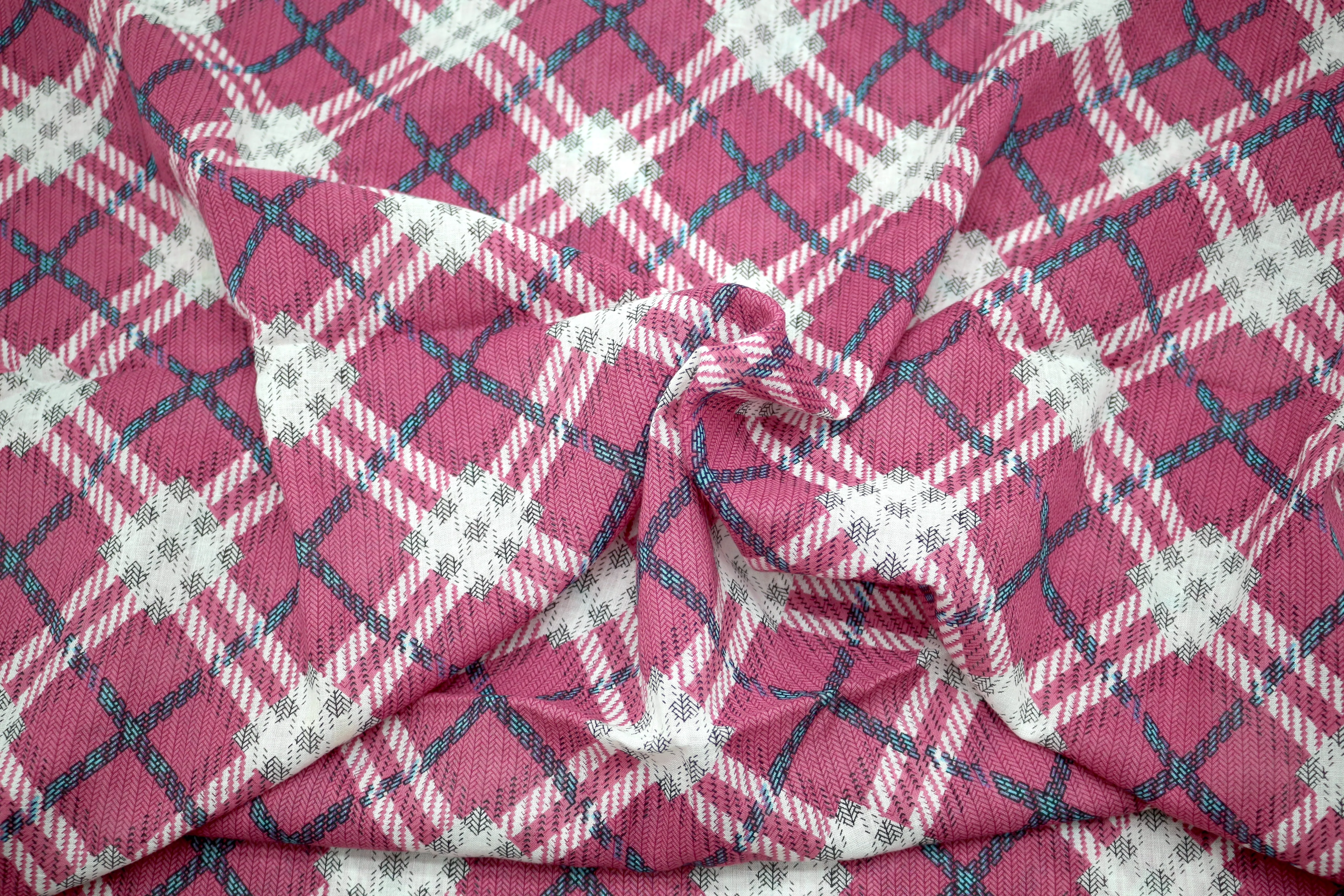 Plaid Picnic Fabric – Thin & Flowy Apparel Material | 54" x 3.5 Yards