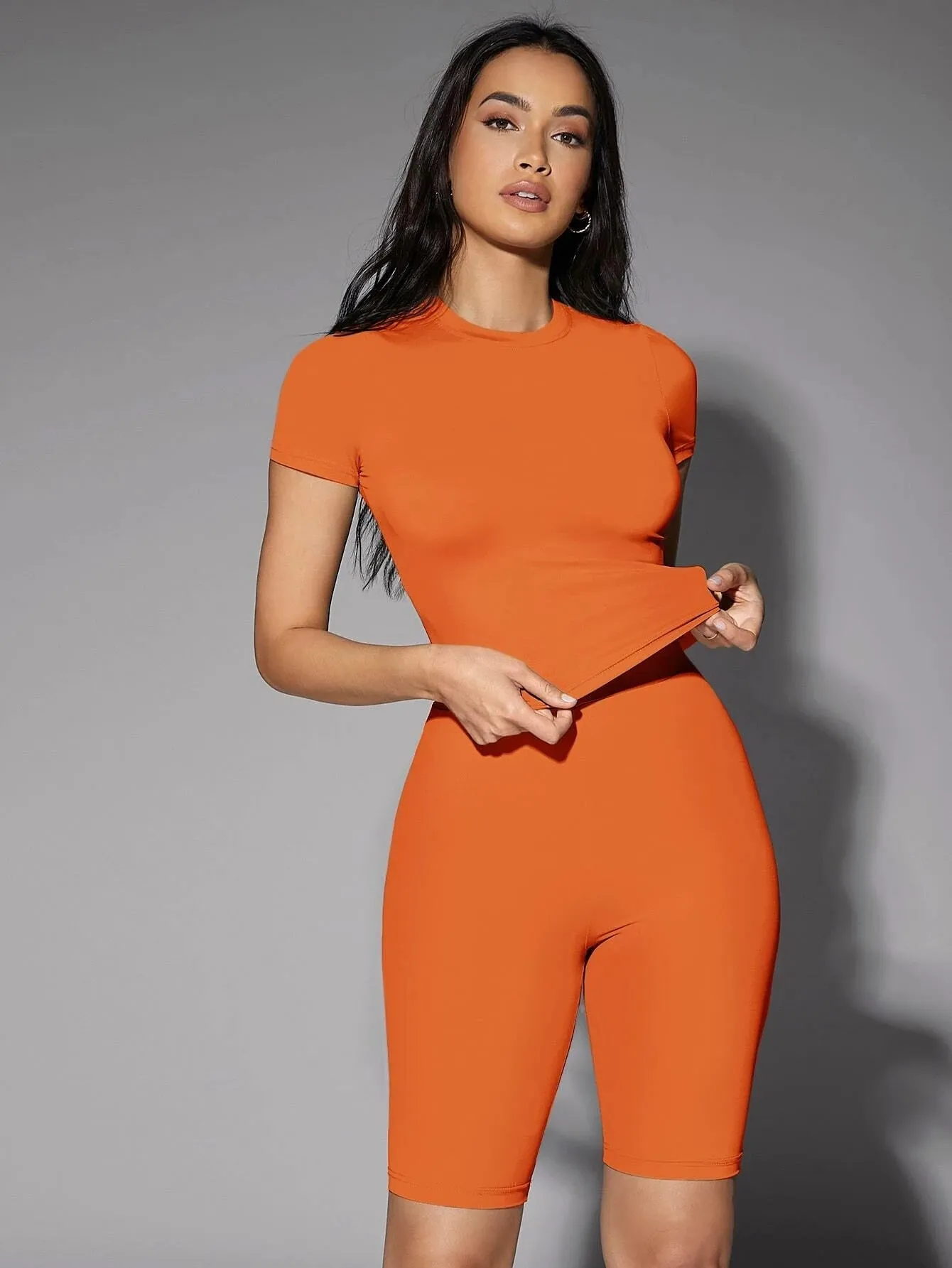 Round Neck Solid Fitted Tee