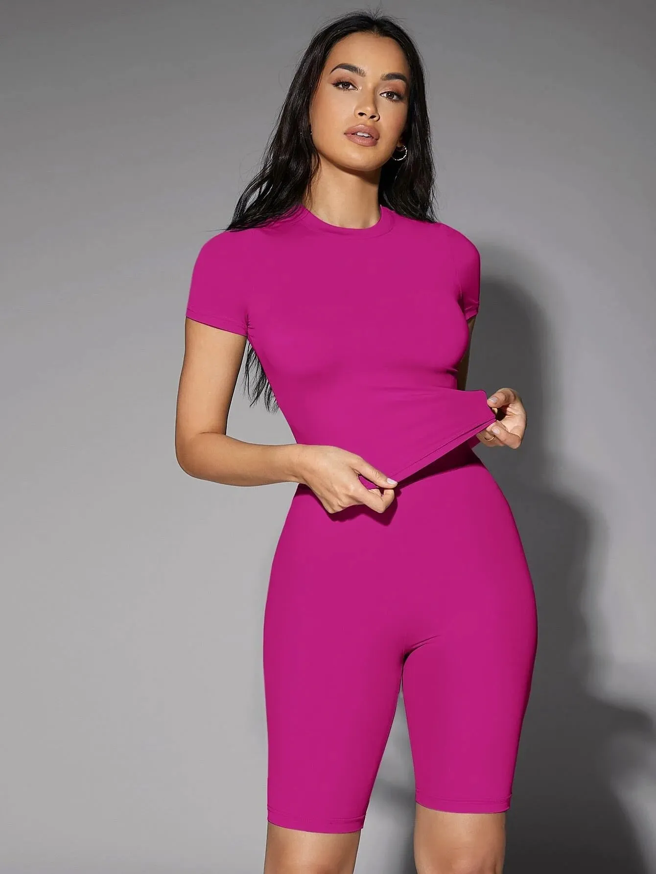 Round Neck Solid Fitted Tee
