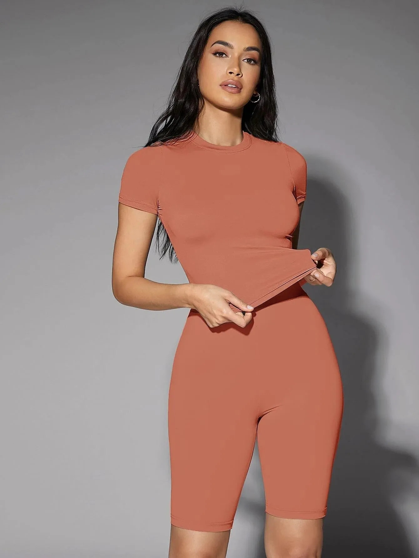 Round Neck Solid Fitted Tee